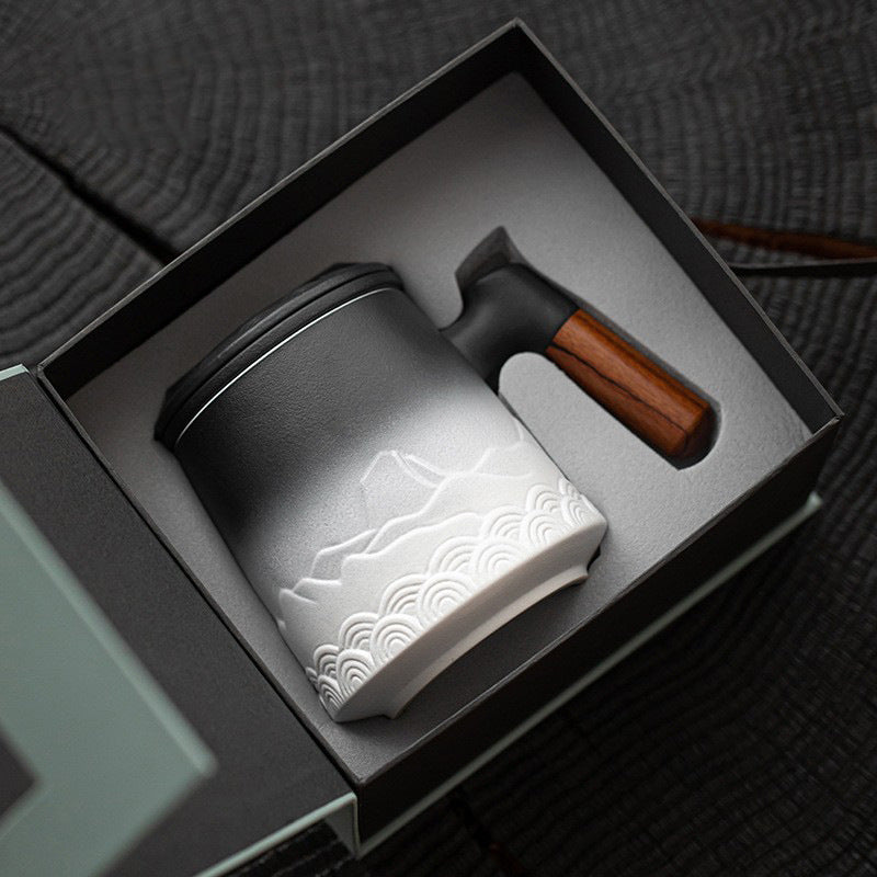 White mountain tea mug inside its fitted presentation box