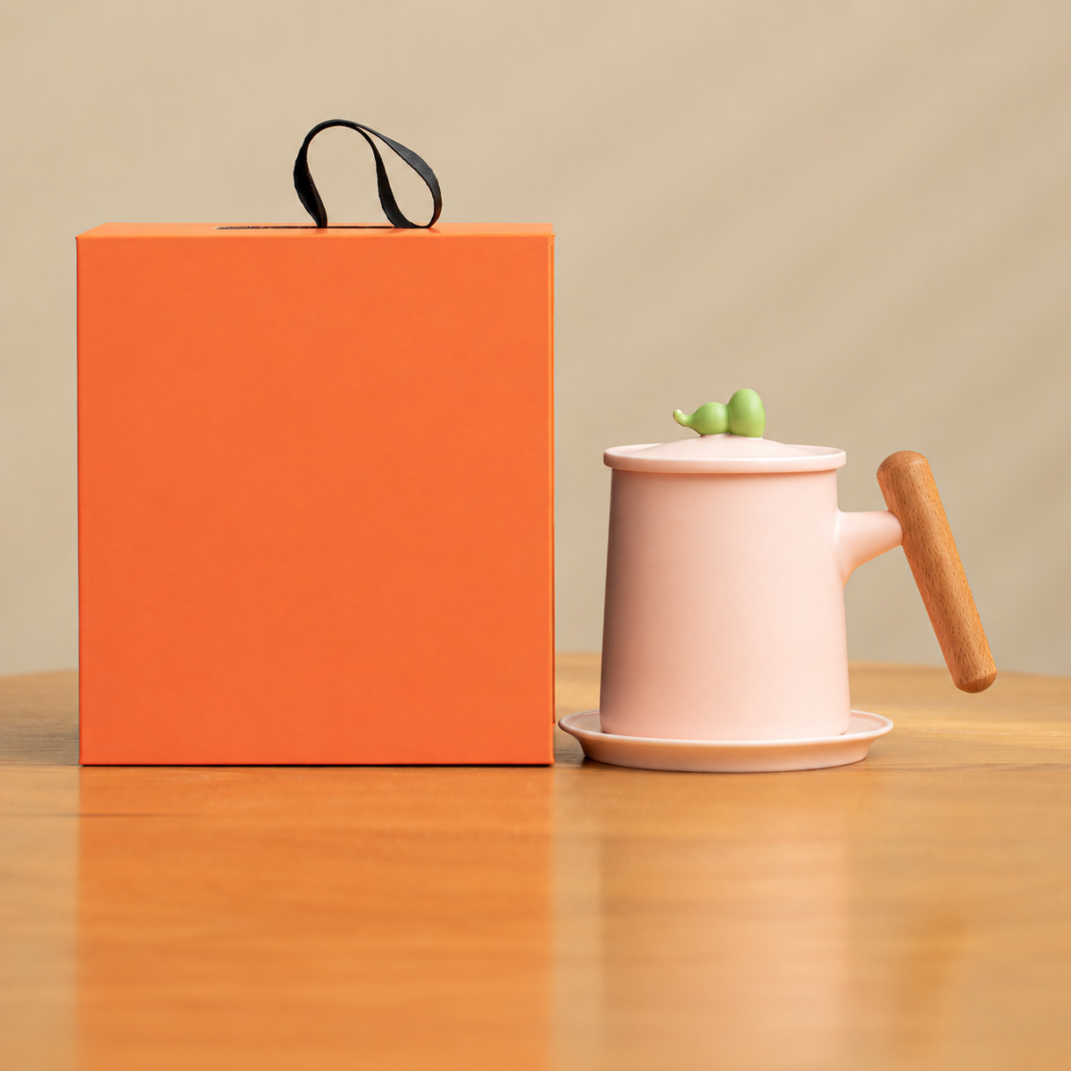 Pink / Wood Handle / No Infuser ceramic mug with its included pieces and actual carrying packaging