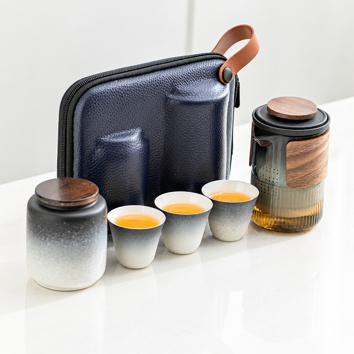 Ribbed glass travel tea set: Smoke Glass / Gradient White / With Tea Jar
