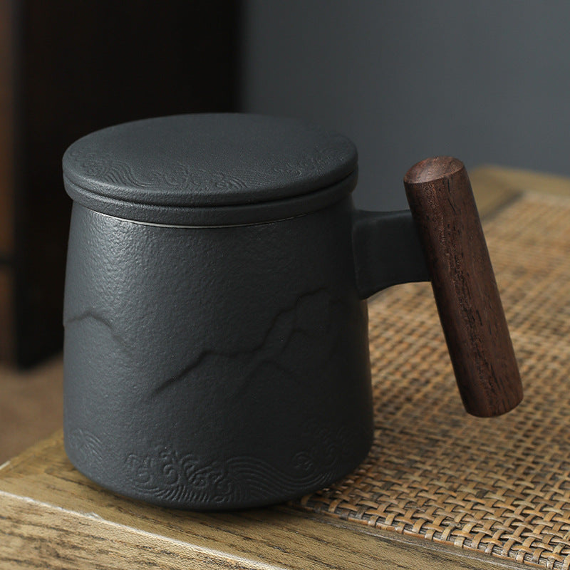 Charcoal mountain-pattern tea infuser mug with wooden handle