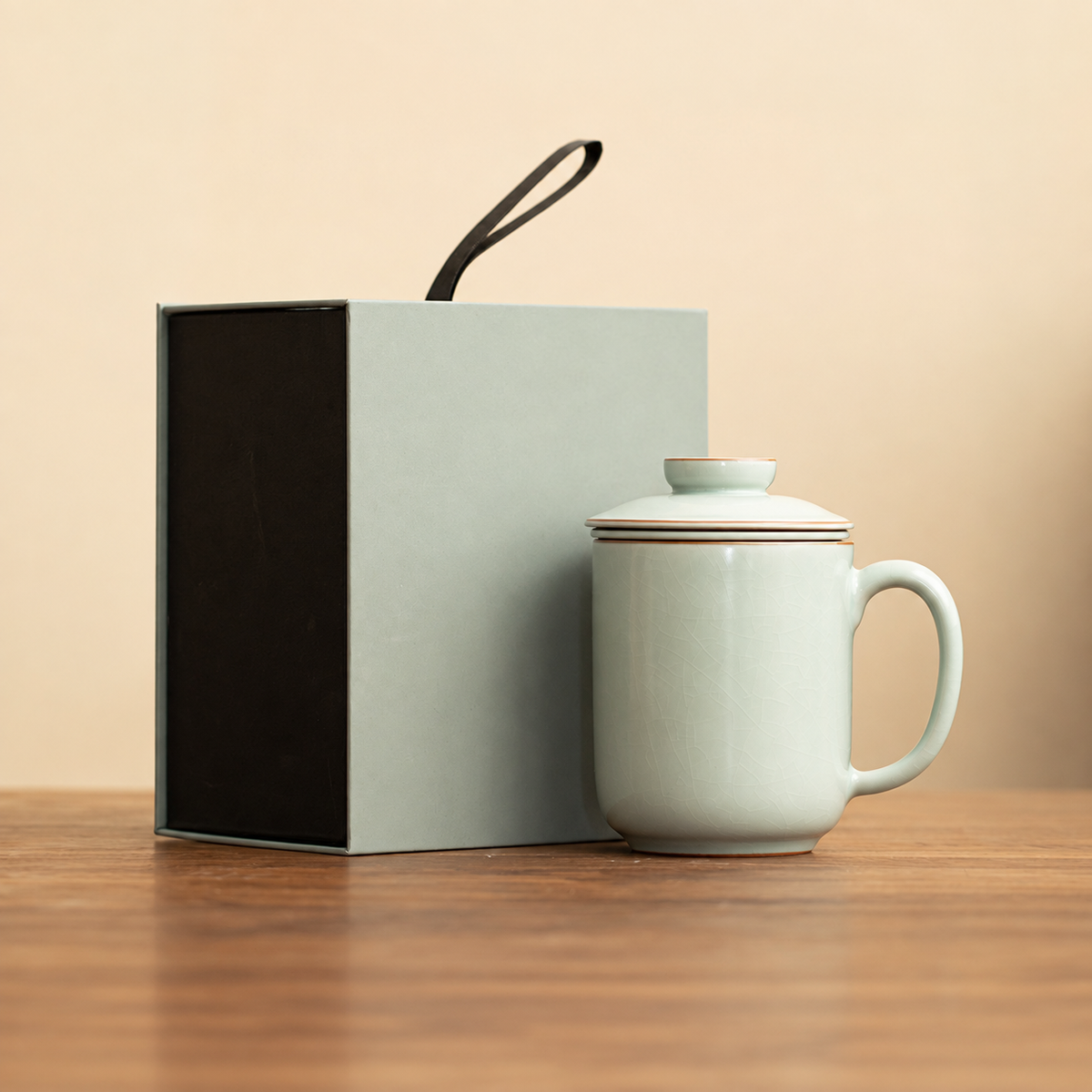Crackle glaze ceramic tea mug in celadon / rounded style with gift box