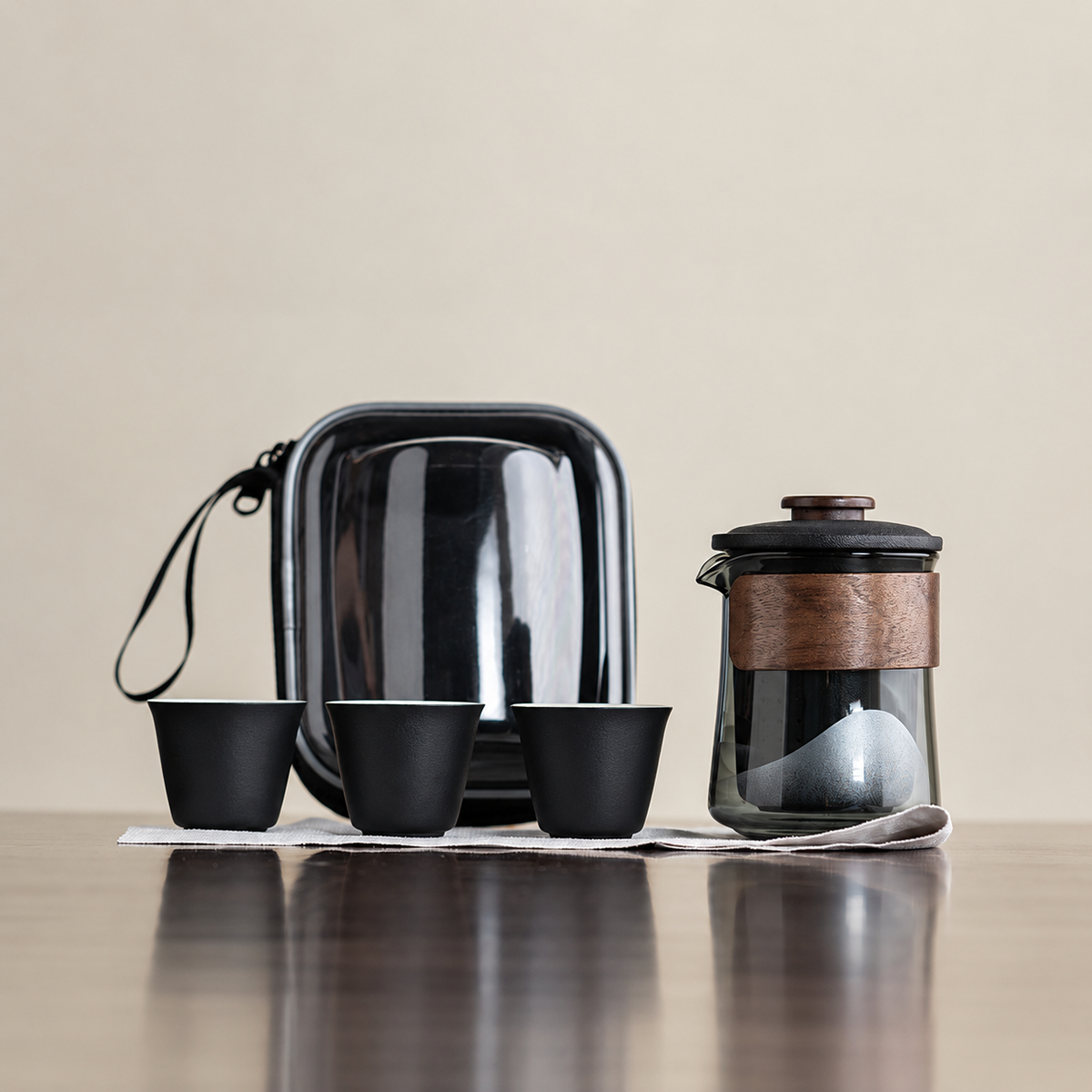 Black mountain infuser glass travel tea set with three cups